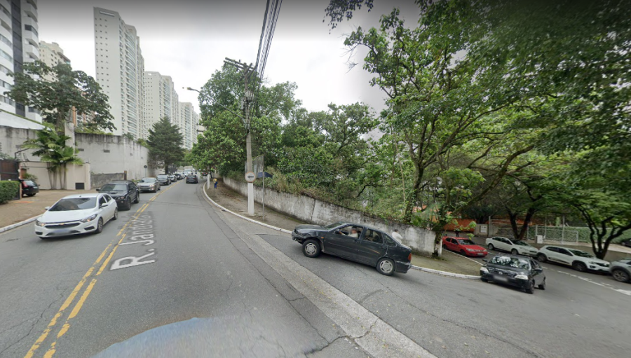 MORUMBI- TERRENO COM 8.167m² AO LADO SHOPPING JARDIM SUL MORUMBI- TERRENO 8.167 m² AO LADO SHOPPING JARDIM SUL, localizado em São Paulo - SP