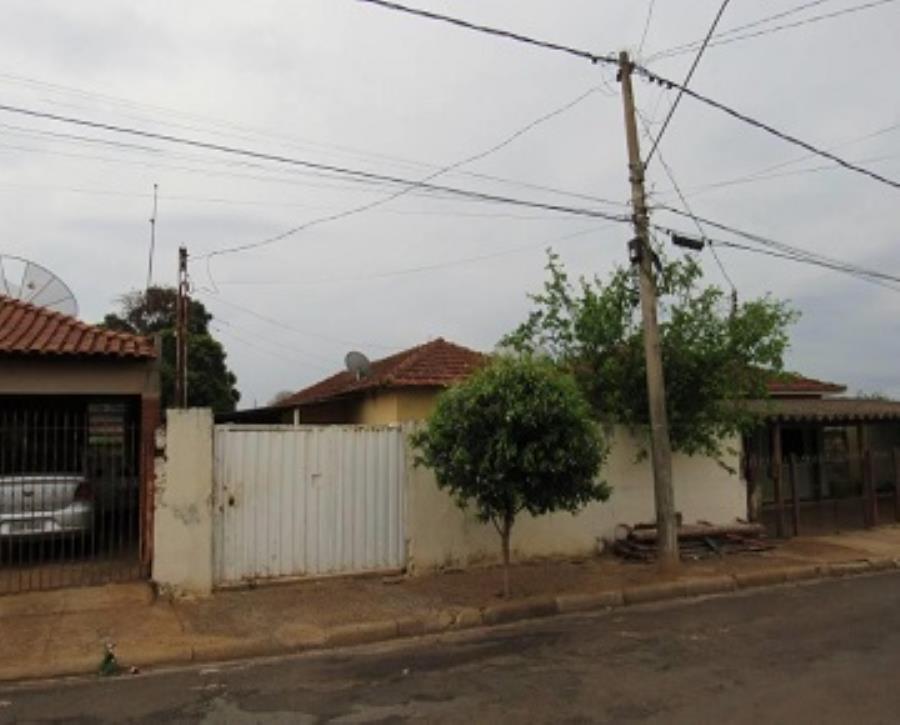 . SANTA LÚCIA- FRAÇÃO IDEAL DE 20% DE UMA CASA, localizado em Santa Lucia - SP